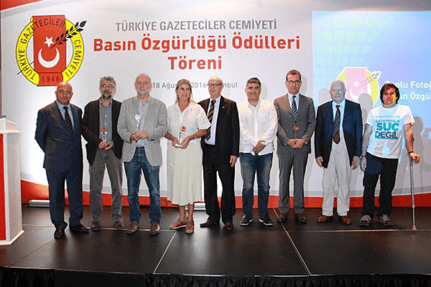 Turkish journalists honour international organisations